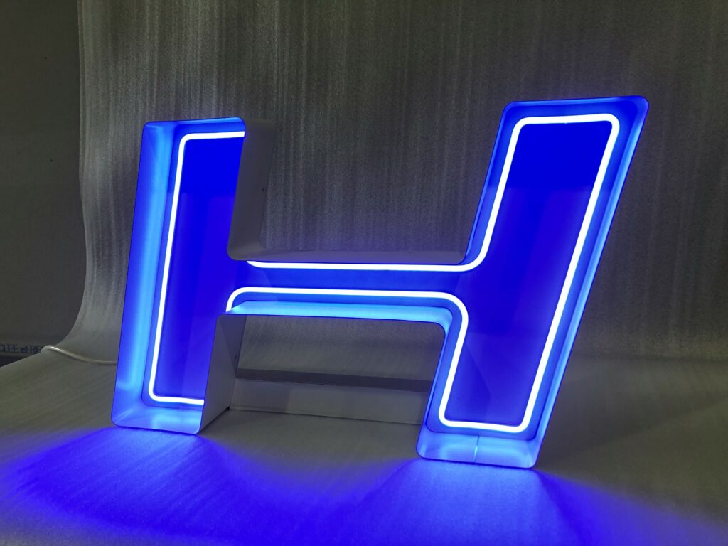 Lettre boitier + néon led 2