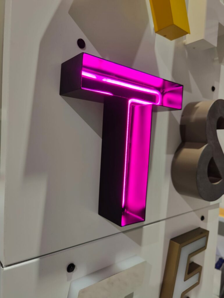 T – TOTEM ART ET TECHNIC