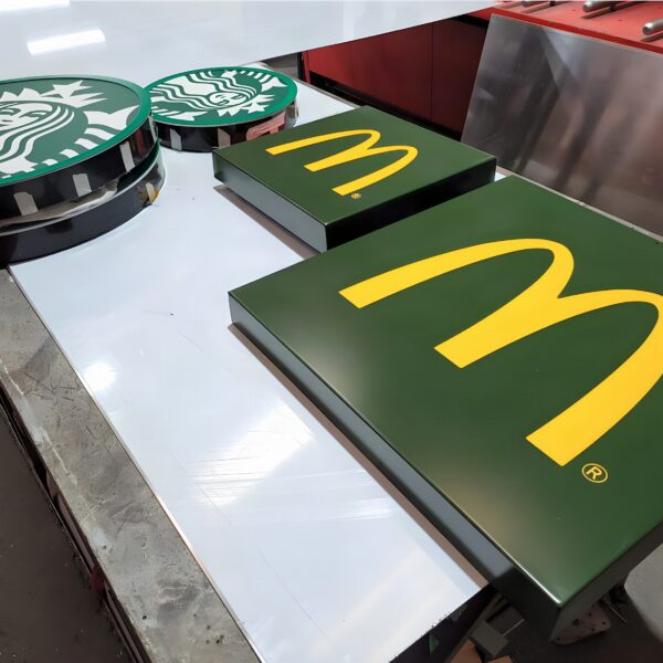 fabrication enseigne drapeau